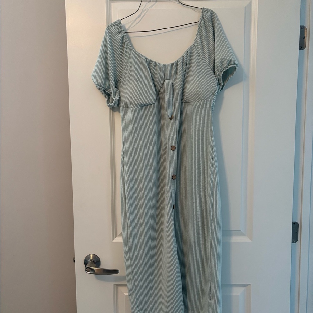 Light Sage Green Button-Front Midi Dress